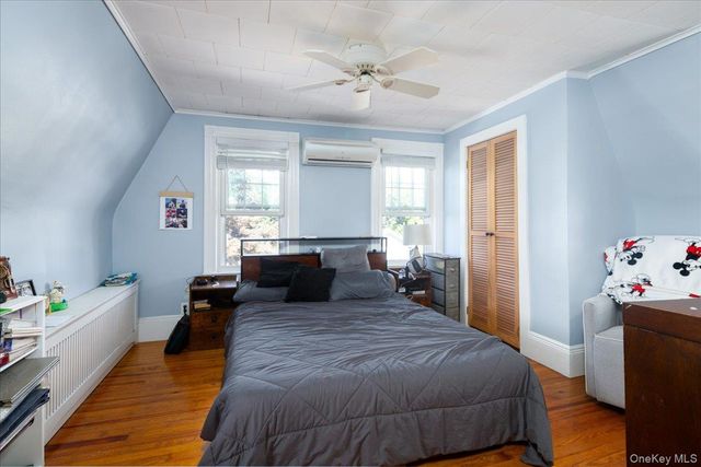 404 Silver Lane, Oceanside, NY 11572