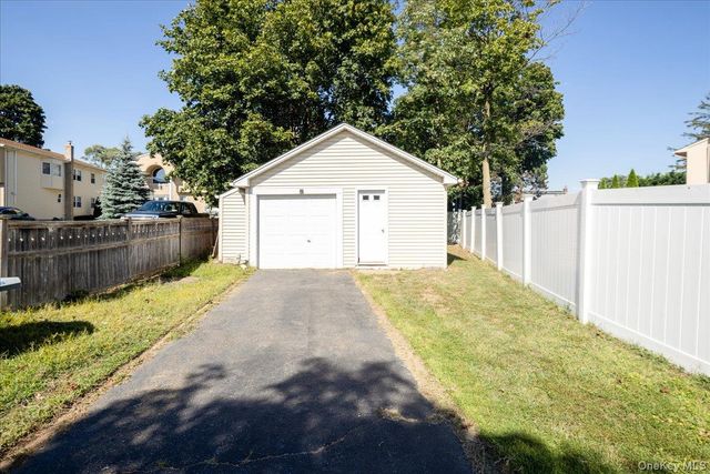 404 Silver Lane, Oceanside, NY 11572