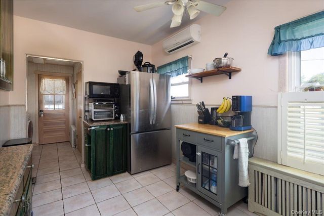 404 Silver Lane, Oceanside, NY 11572