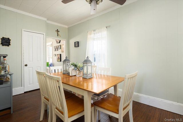 404 Silver Lane, Oceanside, NY 11572