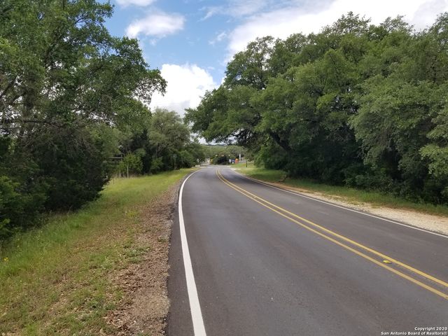 182 laurel ridge, Lakehills, TX 78063