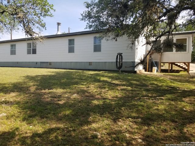 182 laurel ridge, Lakehills, TX 78063