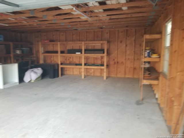 182 laurel ridge, Lakehills, TX 78063