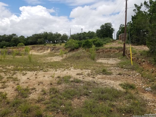 182 laurel ridge, Lakehills, TX 78063