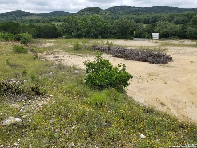 182 laurel ridge, Lakehills, TX 78063