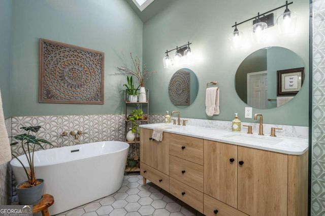 704 Gardenside Circle SE, Marietta, GA 30067