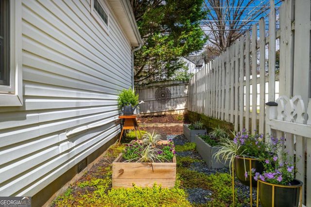 704 Gardenside Circle SE, Marietta, GA 30067