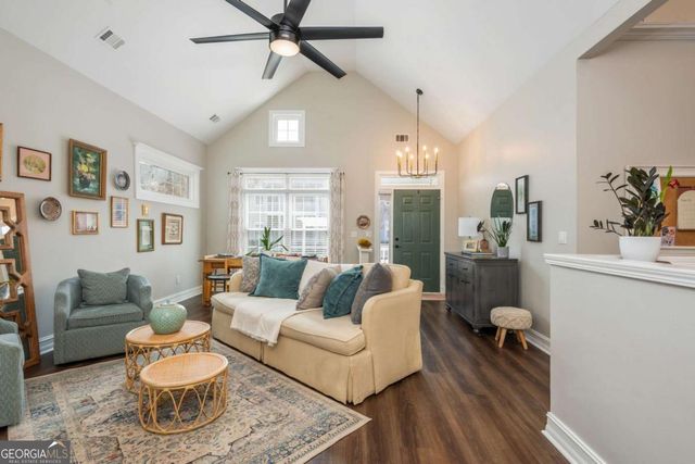 704 Gardenside Circle SE, Marietta, GA 30067