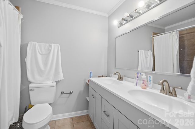 8529 Castle Pine Court, Charlotte, NC 28226