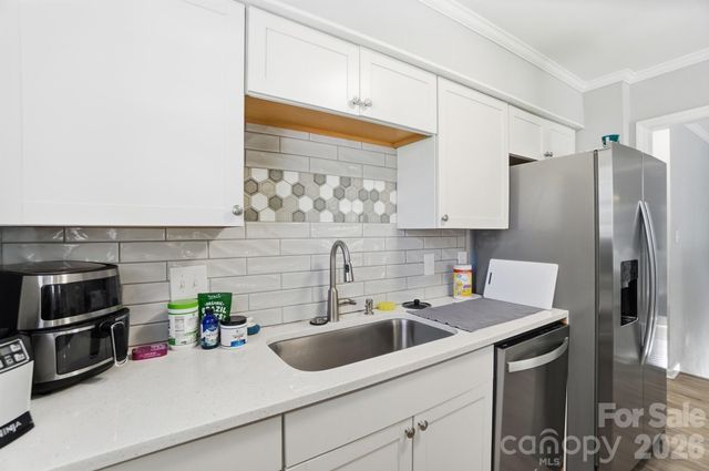 8529 Castle Pine Court, Charlotte, NC 28226