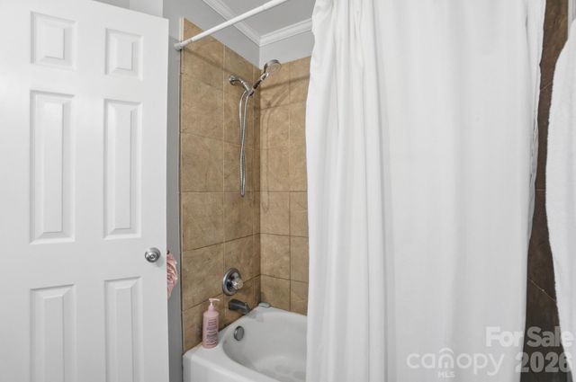 8529 Castle Pine Court, Charlotte, NC 28226
