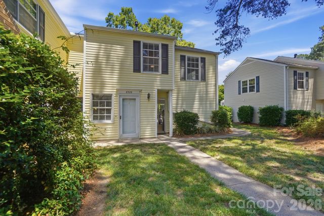 8529 Castle Pine Court, Charlotte, NC 28226