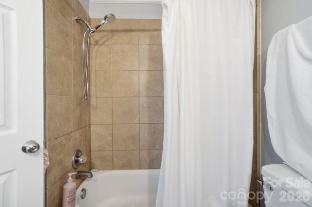 8529 Castle Pine Court, Charlotte, NC 28226