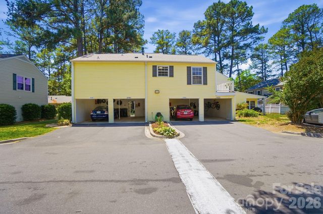 8529 Castle Pine Court, Charlotte, NC 28226