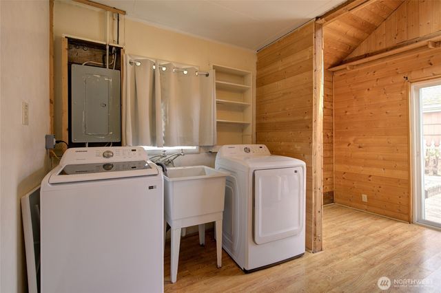 212 Hayes Street, Hoquiam, WA 98550