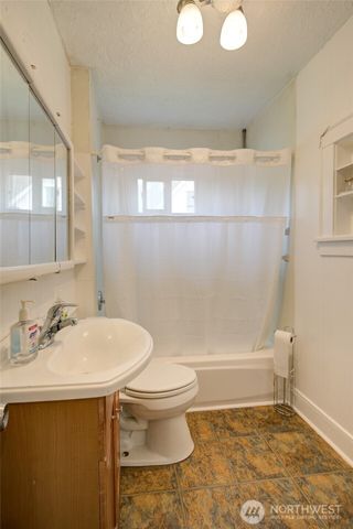 212 Hayes Street, Hoquiam, WA 98550
