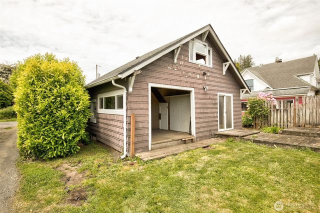212 Hayes Street, Hoquiam, WA 98550