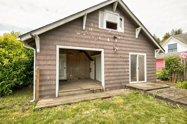 212 Hayes Street, Hoquiam, WA 98550