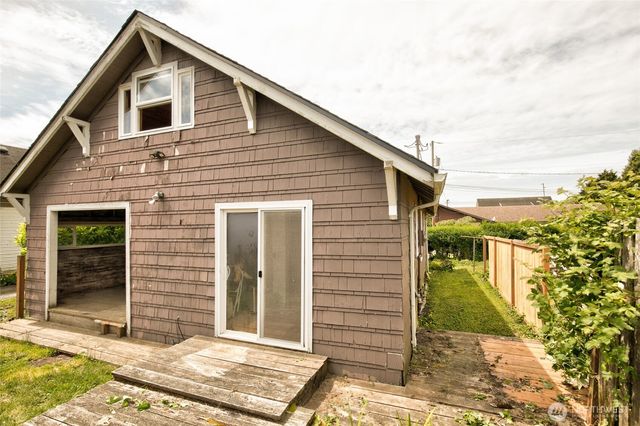 212 Hayes Street, Hoquiam, WA 98550