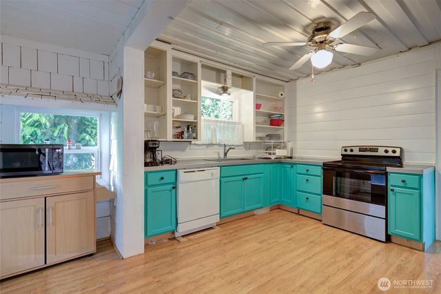 212 Hayes Street, Hoquiam, WA 98550
