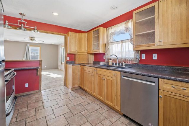 21 N BELL STREET, Fond Du Lac, WI 54935