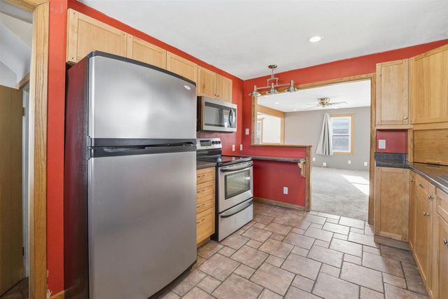 21 N BELL STREET, Fond Du Lac, WI 54935