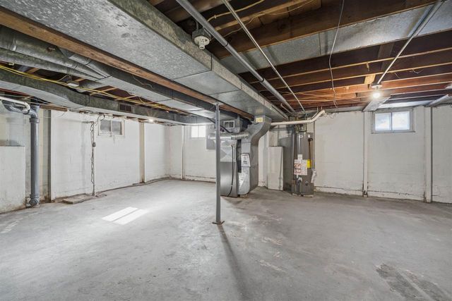 21 N BELL STREET, Fond Du Lac, WI 54935