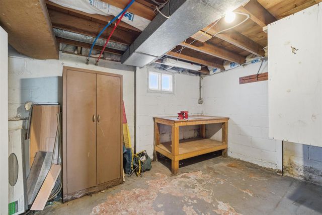 21 N BELL STREET, Fond Du Lac, WI 54935