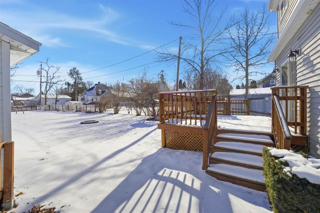 21 N BELL STREET, Fond Du Lac, WI 54935