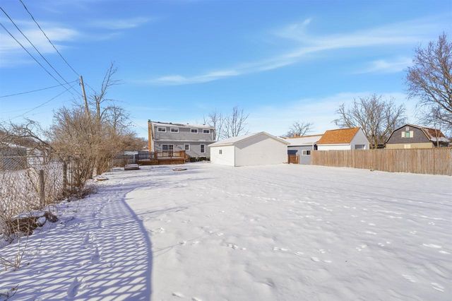 21 N BELL STREET, Fond Du Lac, WI 54935