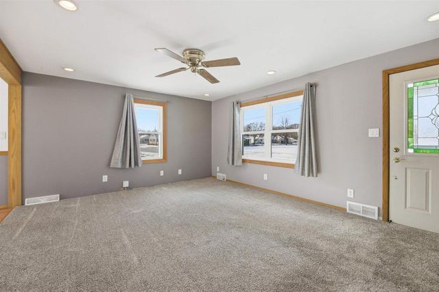 21 N BELL STREET, Fond Du Lac, WI 54935