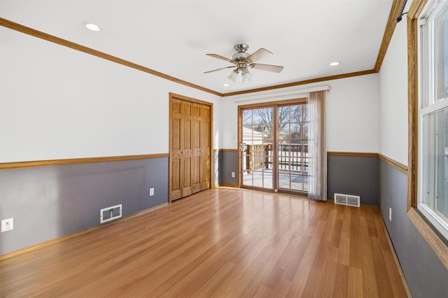 21 N BELL STREET, Fond Du Lac, WI 54935