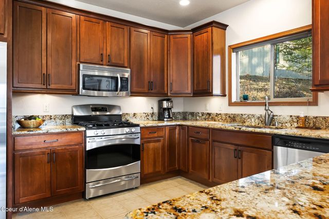 21 Midlake Drive, Sagle, ID 83860