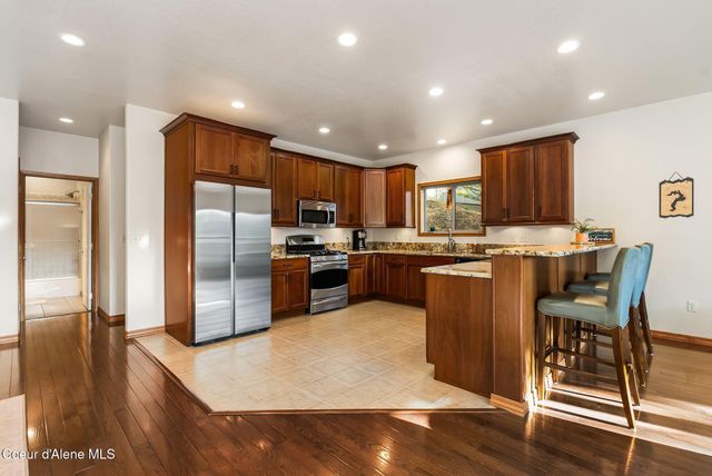 21 Midlake Drive, Sagle, ID 83860