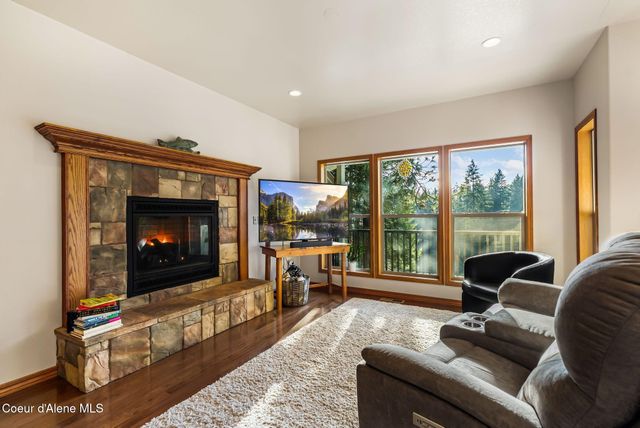 21 Midlake Drive, Sagle, ID 83860