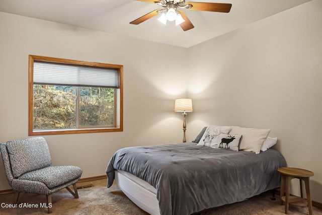 21 Midlake Drive, Sagle, ID 83860