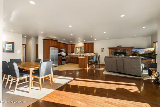 21 Midlake Drive, Sagle, ID 83860