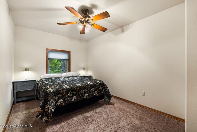 21 Midlake Drive, Sagle, ID 83860