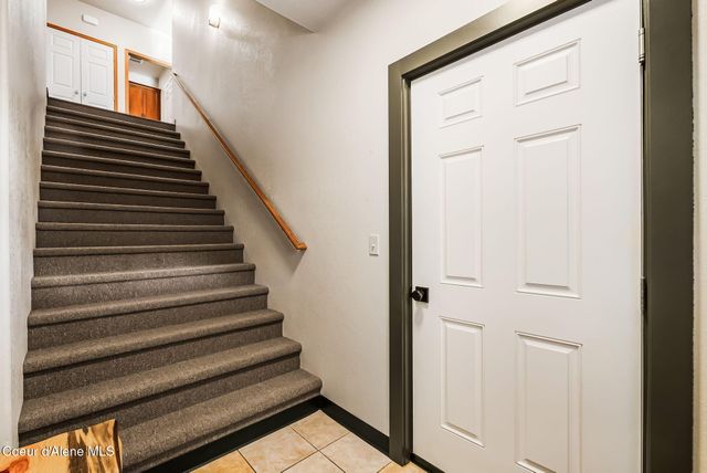 21 Midlake Drive, Sagle, ID 83860