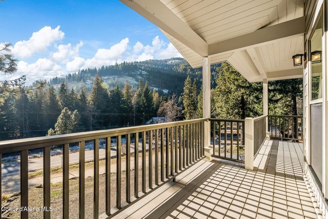21 Midlake Drive, Sagle, ID 83860