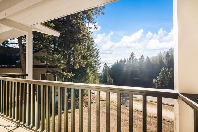 21 Midlake Drive, Sagle, ID 83860