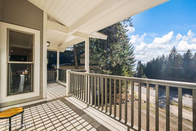 21 Midlake Drive, Sagle, ID 83860