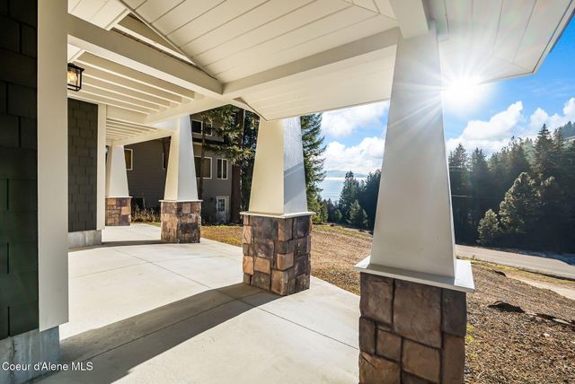 21 Midlake Drive, Sagle, ID 83860