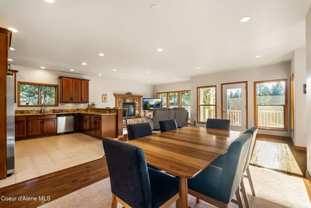 21 Midlake Drive, Sagle, ID 83860