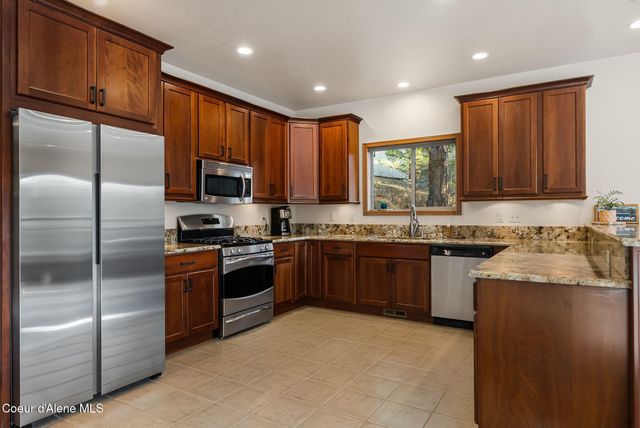 21 Midlake Drive, Sagle, ID 83860