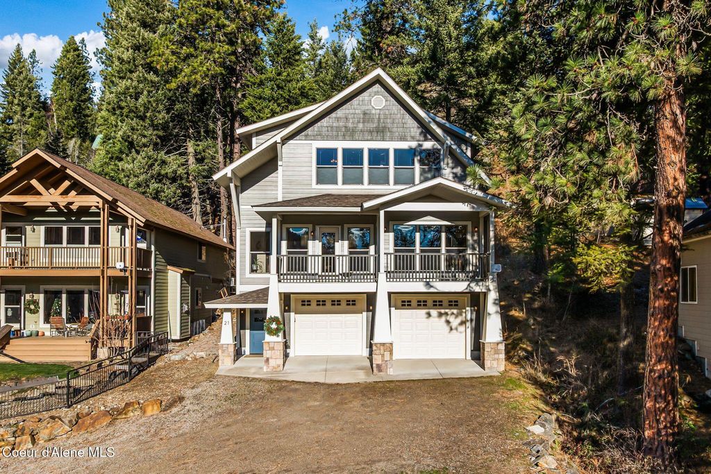 21 Midlake Drive, Sagle, ID 83860