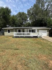 3211 West Walnut Street, Springfield, MO 65802