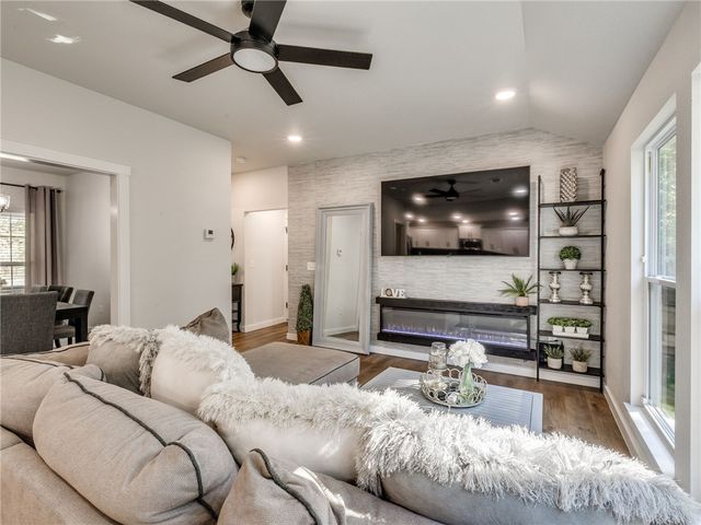 16 Lanark Circle, Bella Vista, AR 72715