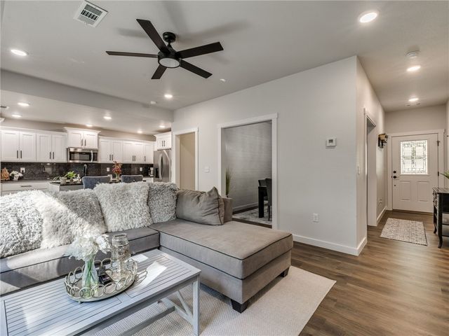 16 Lanark Circle, Bella Vista, AR 72715