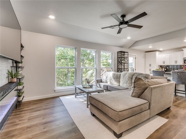 16 Lanark Circle, Bella Vista, AR 72715